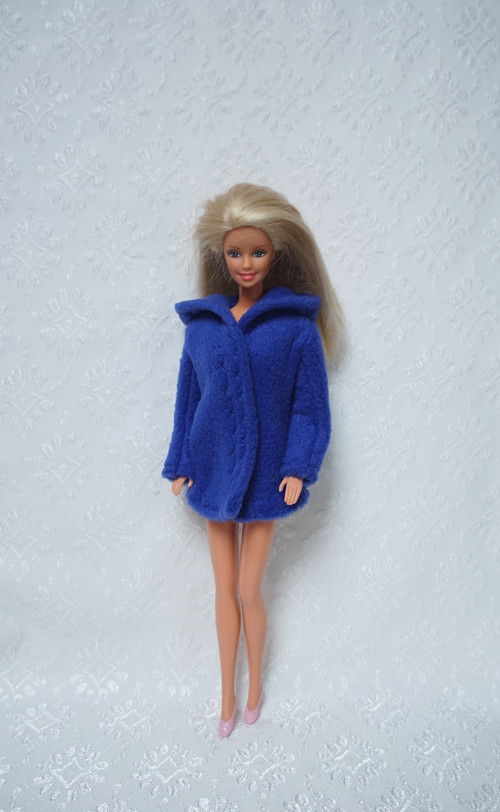 Kabátek s kapuckou pro Barbie — foto 1