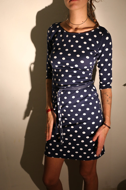 Puntíkaté šaty — foto 1