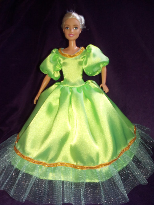 Šaty pro Barbie — foto 1