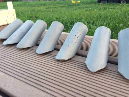 Betonový věšák — foto 1