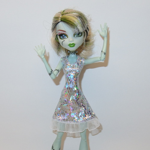 Šatičky TESS pro panenky MONSTER HIGH — foto 1