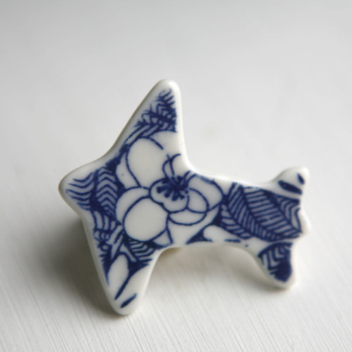 Nazdobeně... Letadlo (porcelánová brož) — foto 1