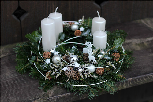 Jeleni také na adventním věnci — foto 1
