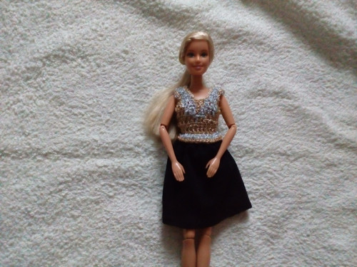 Černá sukýnka pro panenku Barbie — foto 1