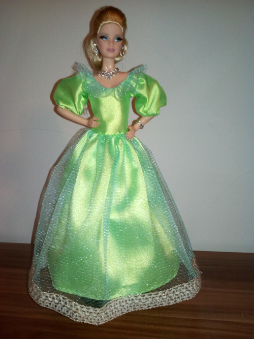 Šaty pro Barbie — foto 1