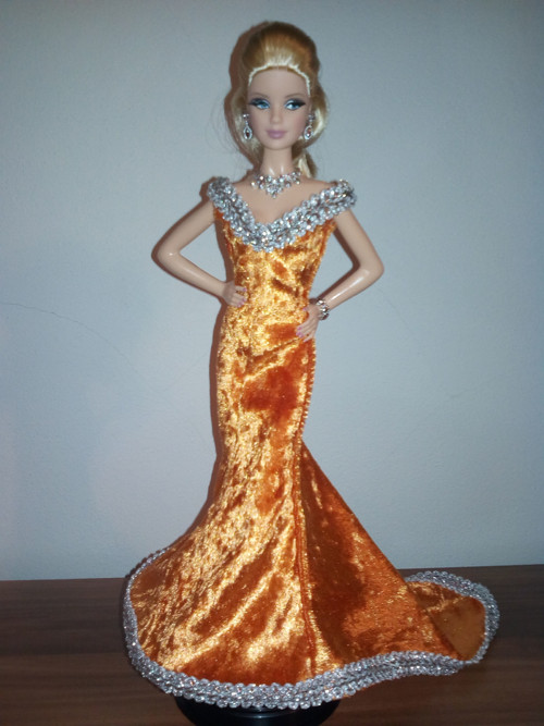 Šaty pro Barbie — foto 1