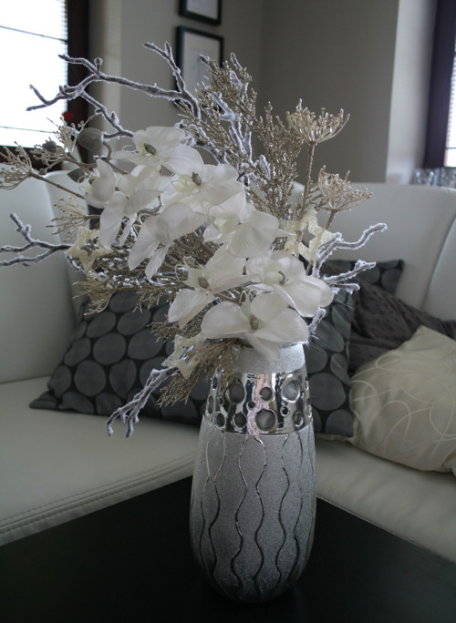 Vánoční váza s orchidejemi v šampaň — foto 1