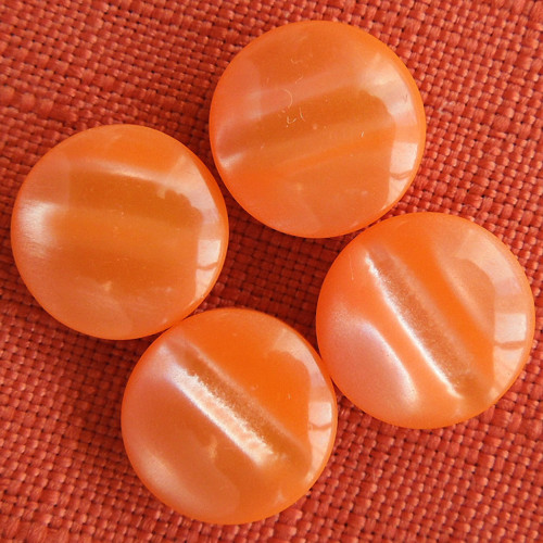 Knoflík oranžový s perleťovým efektem - 11 mm