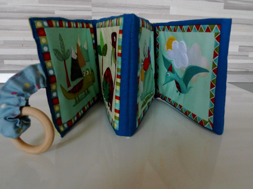 Leporelo s dinosaury a auty — foto 1