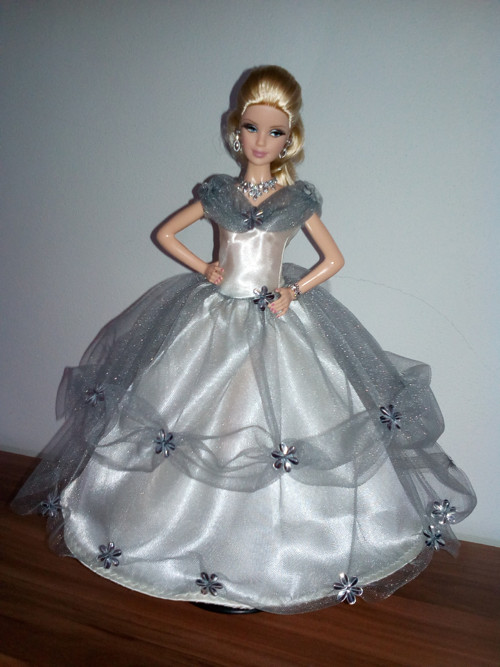 Šaty pro Barbie — foto 1