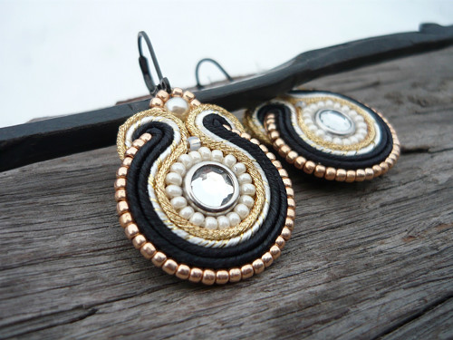 Soutache Náušnice Black Gold Ivory mini — foto 1