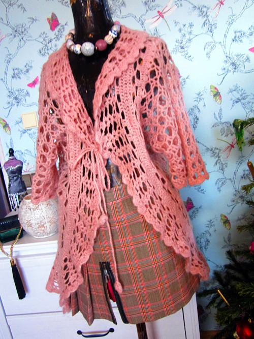 Svetérek háčkovaný powder pink — foto 1