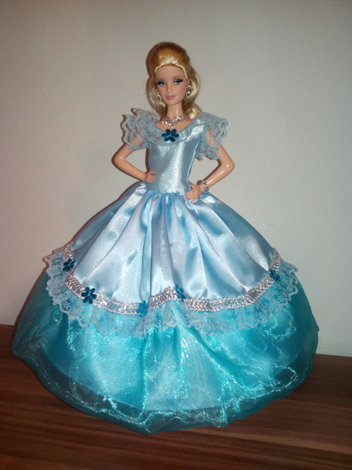 Šaty pro Barbie — foto 1