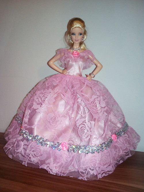 Šaty pro Barbie — foto 1