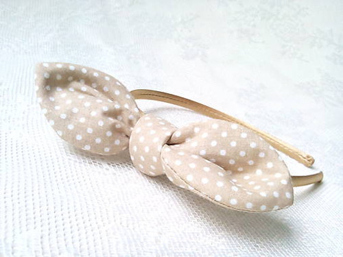 Sweet Pin Up headband (beige/white dots)