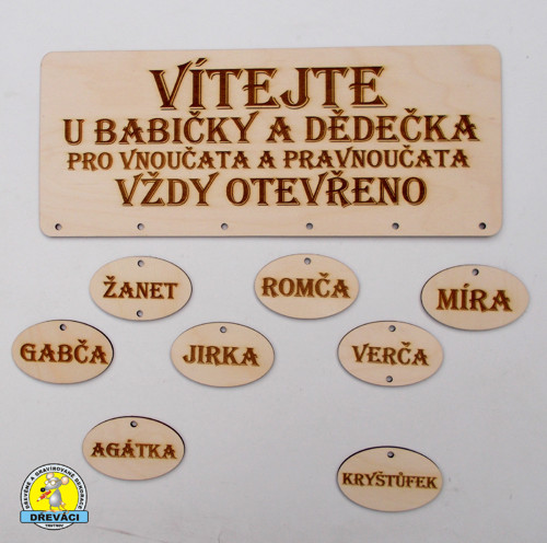 Cedulka "Vítejte u babičky" se závěsy... KV0166