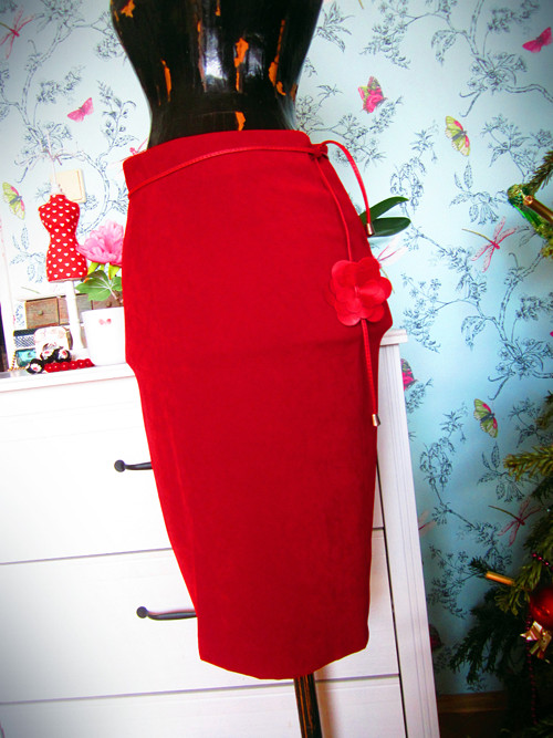 Sukně pencil red — foto 1