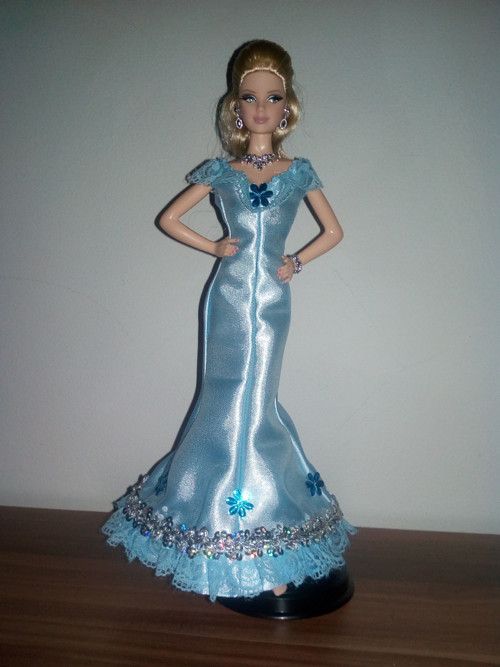 Šaty pro Barbie — foto 1