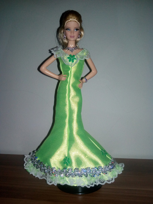 Sleva - Šaty pro Barbie — foto 1