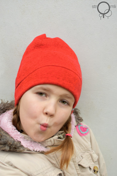Hřeje mě na uší 1-2 roky zimní červená
