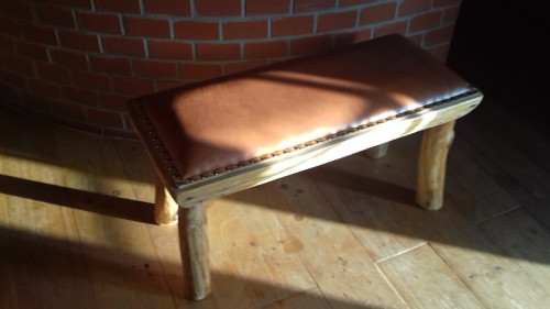 Čalouněná lavička