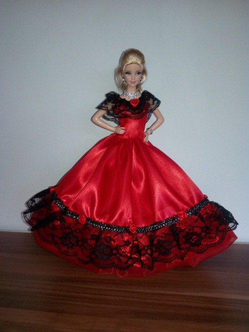 Šaty pro Barbie — foto 1