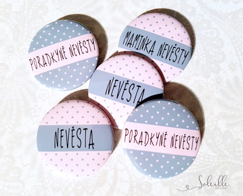 Svatební placky - šedý a růžový puntík