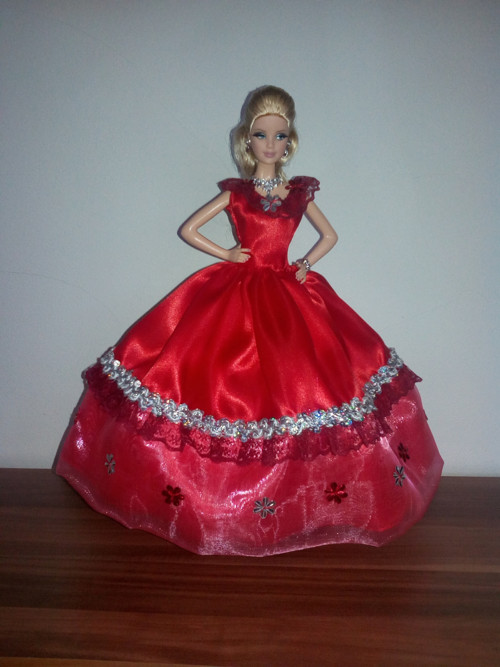 Šaty pro Barbie — foto 1