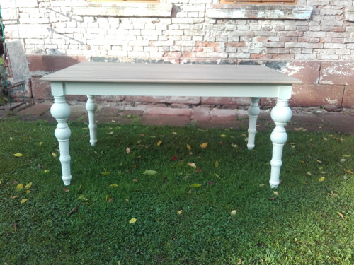 Jidelní stůl — foto 1