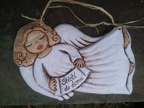 Andílek letící , reliéf — foto 1