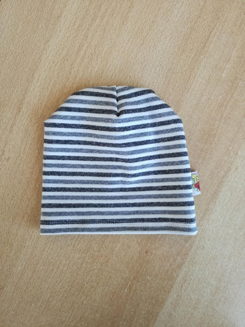 Pruhovaná čepička