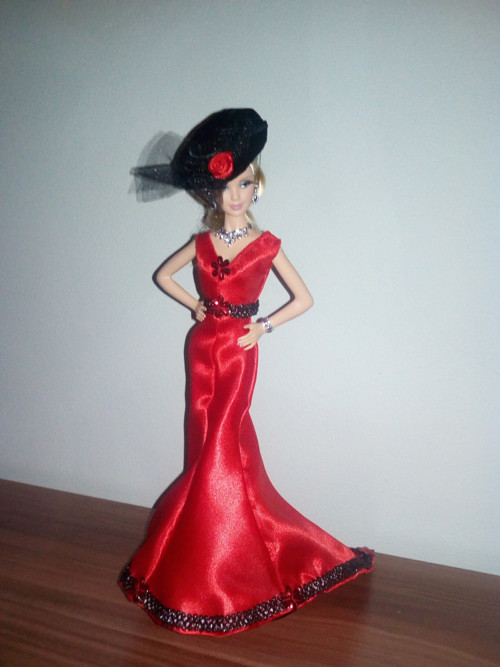 Šaty pro Barbie — foto 1