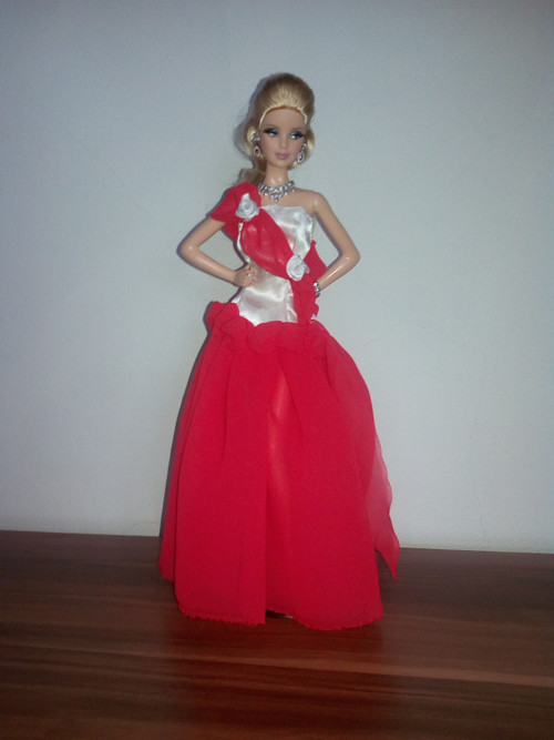 Šaty pro Barbie — foto 1