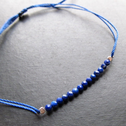 Náramek provázky a minerály lapis lazuli