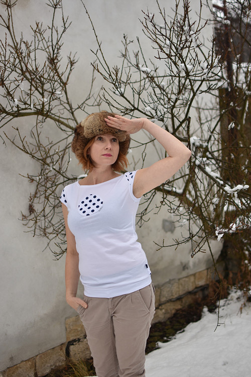 Bílé s puntíkatým kolem vel. L — foto 1