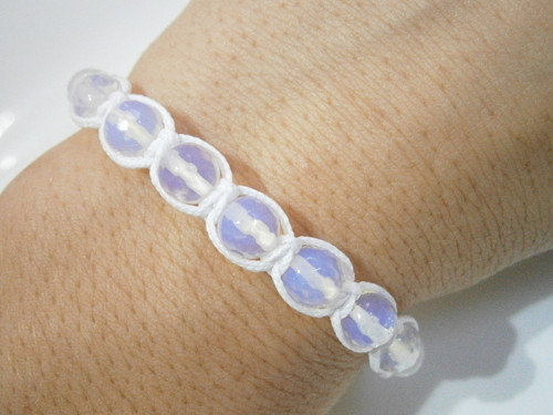"Opalit" - minerálový náramek (macramé/shamballa)