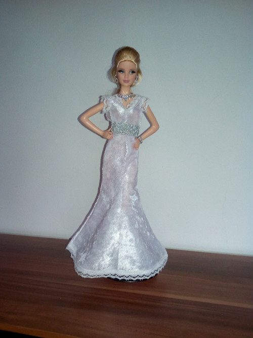 Šaty pro Barbie — foto 1
