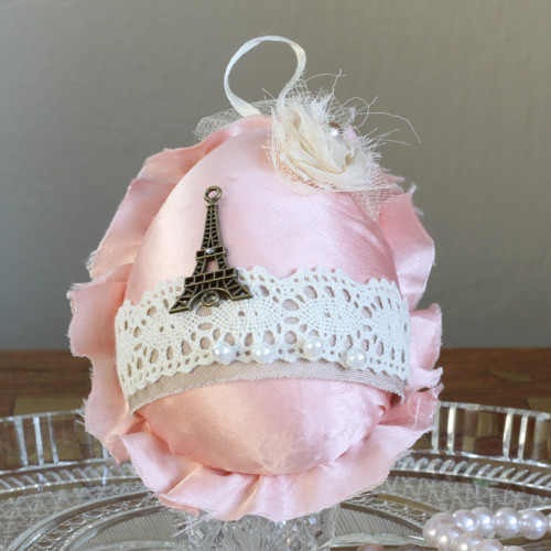 Saténové vajíčko ve stylu Shabby chic