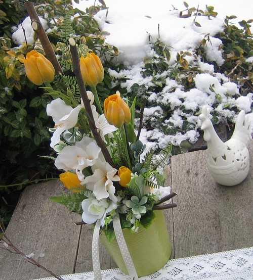 Vyšší dekorace s tulipány — foto 1
