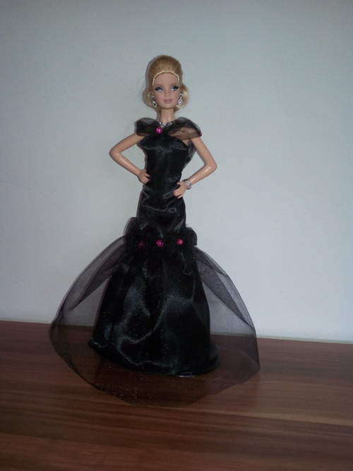 Šaty pro Barbie — foto 1