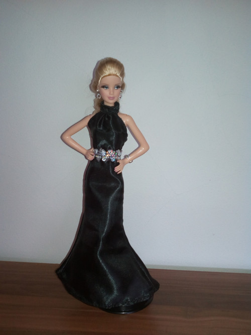 Šaty pro Barbie — foto 1