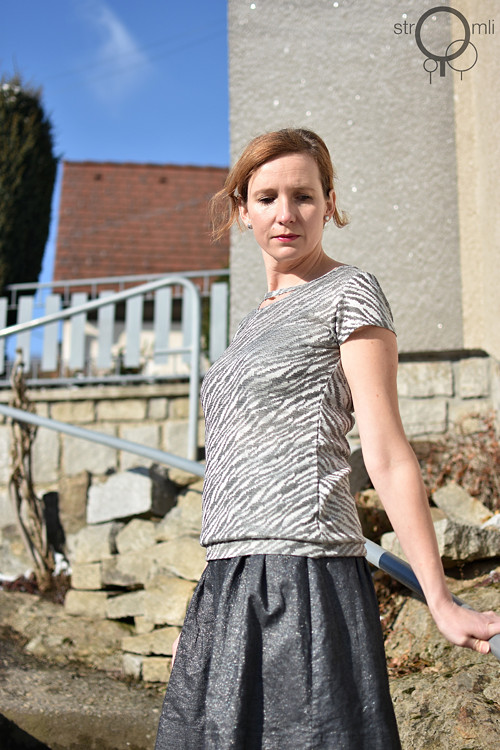 Společenská halenka, vel. XL — foto 1