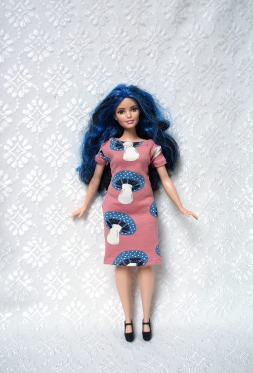 Šaty pro Barbie 2016 - curvy - baculku — foto 1