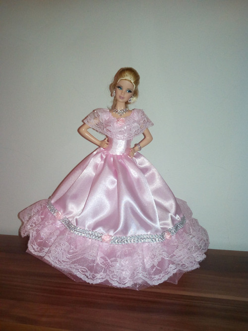 Šaty pro Barbie — foto 1