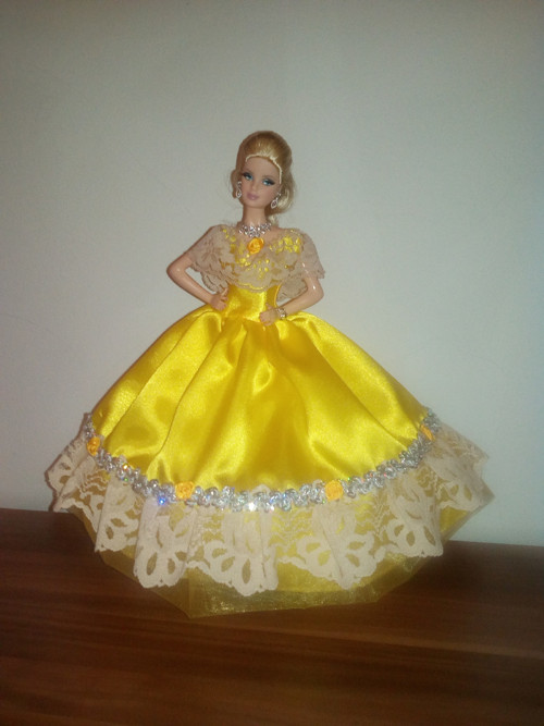 Šaty pro Barbie — foto 1