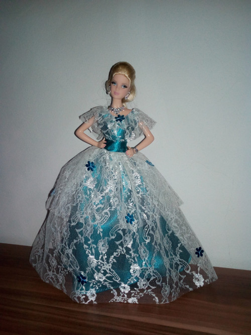 Šaty pro Barbie — foto 1