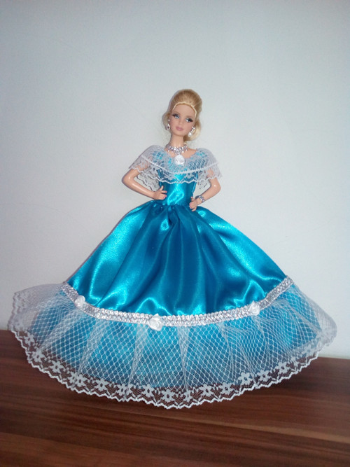 Šaty pro Barbie — foto 1