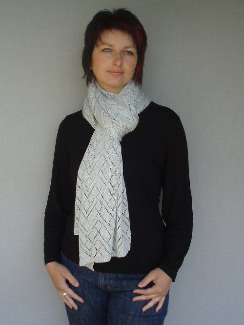 SLEVA šedá šála (610,-) — foto 1
