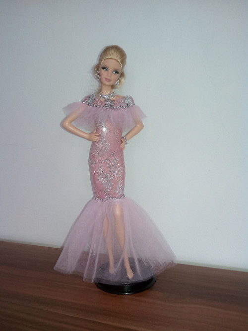 Šaty pro Barbie — foto 1