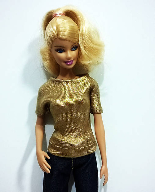 Zlaté tričko pre Barbie — foto 1
